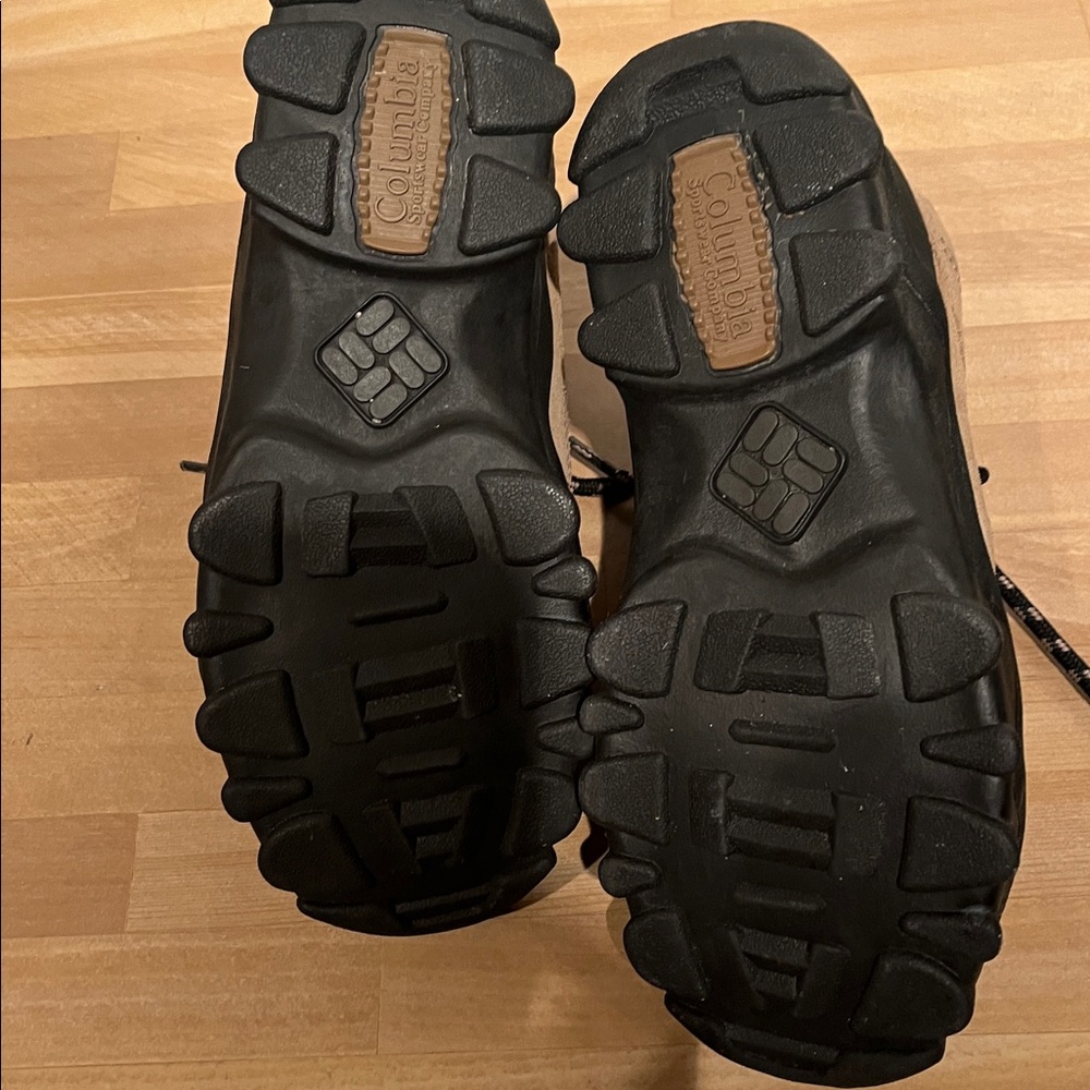 Woman’s Brown and Black Hiking Boots - Picture 5 of 7